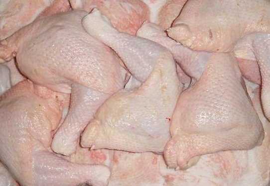 Bí ẩn gà 10.000 đồng/kg: Xương đen thui, thịt mục nát