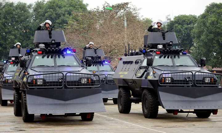 Chiêm ngưỡng dàn vũ khí, xe đặc chủng của cảnh sát cơ động đặc nhiệm