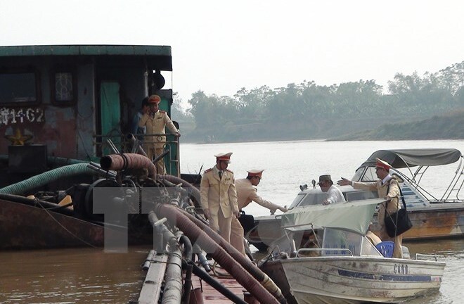 Phó Thủ tướng lệnh xử lý ‘cát tặc’, trấn áp ‘xã hội đen’