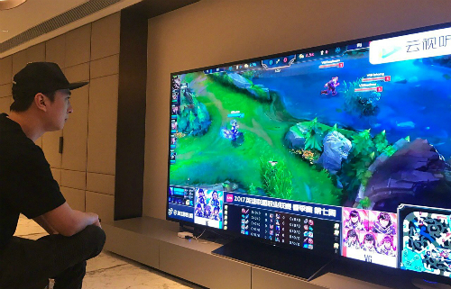 Thiếu gia Trung Quốc mua TV giá 1,7 tỷ đồng để xem đấu game trực tuyến