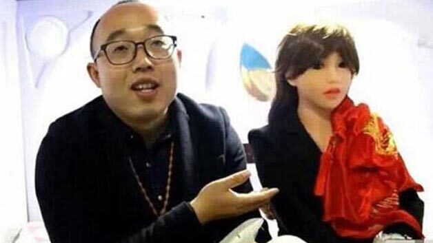 Giật mình chuyên gia công nghệ cưới robot làm vợ