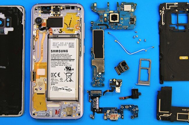 'Mổ bụng' Galaxy S8 xách tay đầu tiên tại Việt Nam