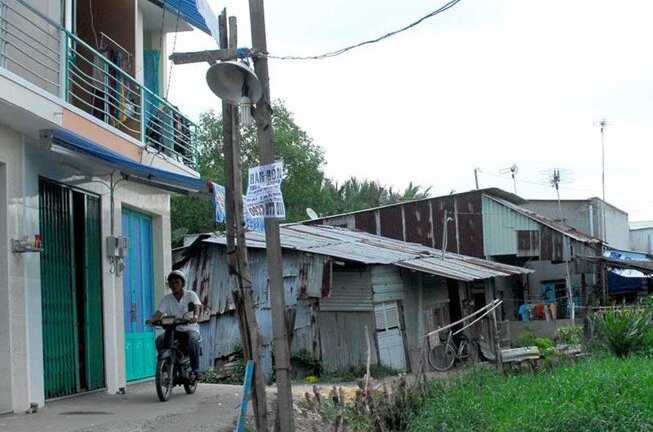 Nhà không giấy tờ ở Sài Gòn cũng đắt như tôm tươi