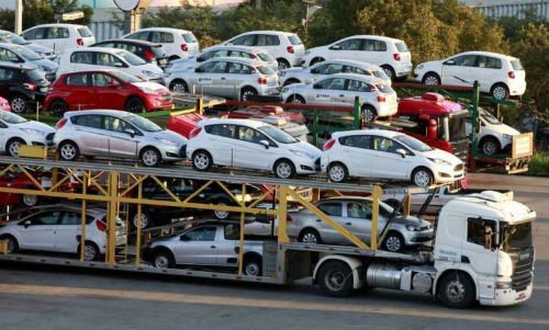 Giá ôtô con nhập khẩu bất ngờ tăng hơn gấp 2 lần