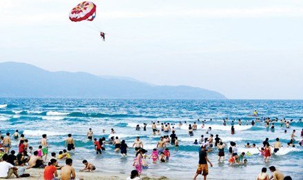 Nghỉ lễ 30/4: Nạn 'chặt chém' vẫn hoành hành