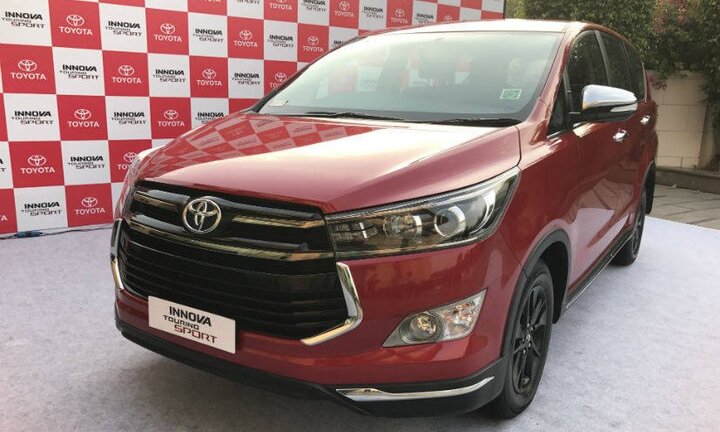Toyota Innova Touring Sport 7 chỗ giá hấp dẫn chỉ từ 630 triệu đồng