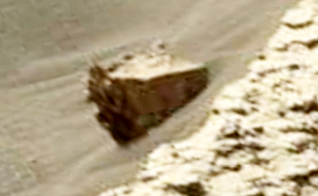 Khối vật thể nghi nhà cổ trên sao Hỏa