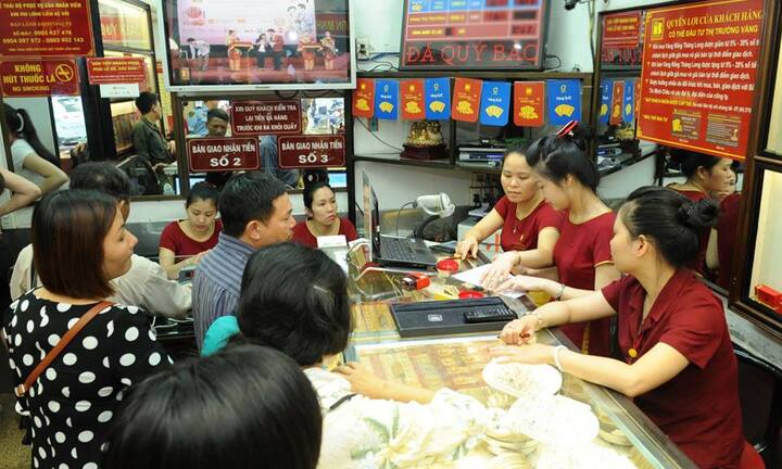 Giá vàng hôm nay 11/5 'nhảy múa' chóng mặt