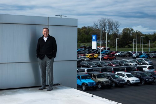 Ế ẩm, các hãng ô tô Mỹ ồ ạt giảm giá