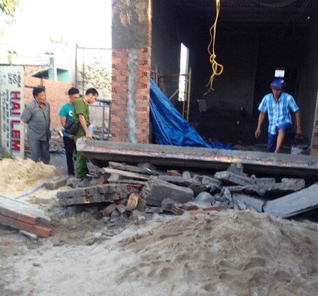 Sập tấm đan bê tông nhà xây trái phép, một công nhân chết thảm