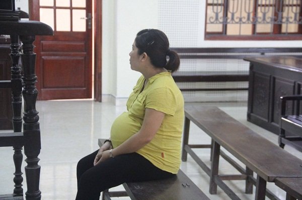 Vận chuyển ma túy, bà bầu 9 tháng lĩnh án 15 năm tù
