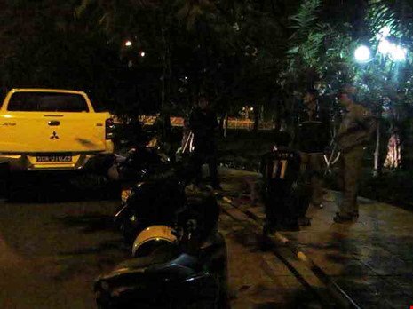 Thi thể người đàn ông treo cổ ở công viên