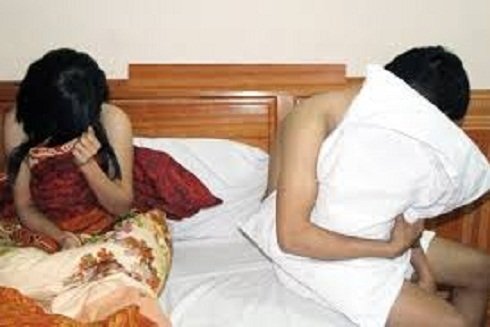 Tổ chức mua bán dâm, bố chồng và con dâu bị khởi tố