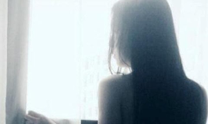 Bị nhân tình tung ảnh khỏa thân, người phụ nữ kêu cứu