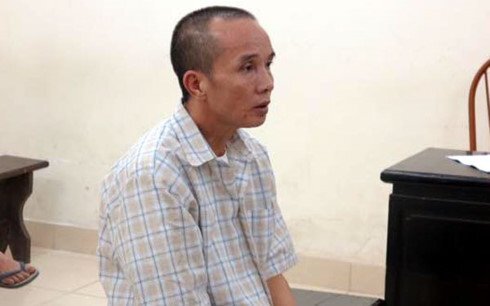 Bị từ chối chén rượu mời, mang dao đâm chết đồng nghiệp
