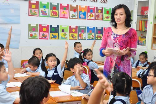Bỏ công chức, viên chức với giáo viên: Lo lắng hiệu trưởng sẽ trở thành “vua một cõi”?