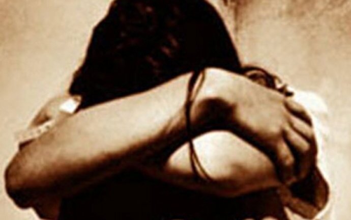 'Yêu râu xanh' nổi cơn dục vọng, gõ cửa xông vào nhà siết cổ cưỡng hiếp cô gái trẻ