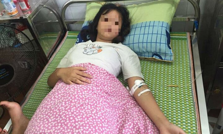 Nữ sinh 14 tuổi bị hành hung dã man khi đang chơi game