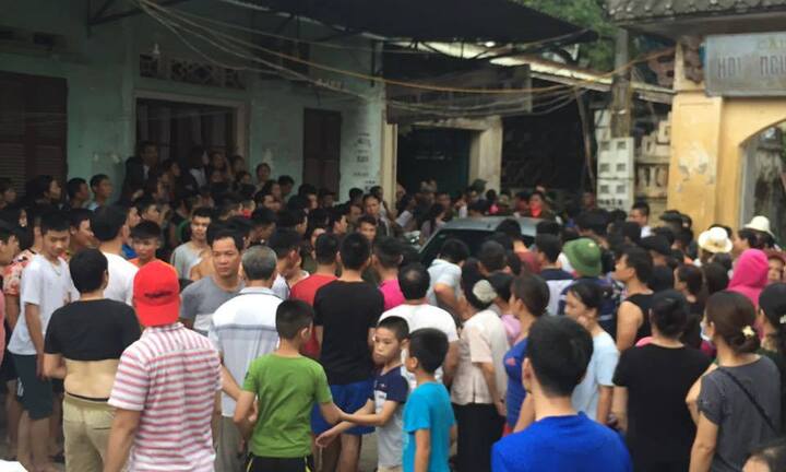 Dựng hiện trường vụ bé trai 35 ngày tuổi bị mẹ dìm chết trong chậu nước