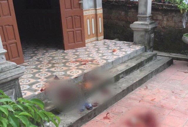 Ức chế vì bị mắng, nghịch tử mang dao đâm bố gục chết tại chỗ