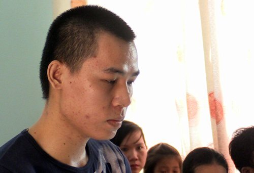 Cuồng ghen, nam thanh niên trút 'mưa dao' lên bạn gái rồi tự sát