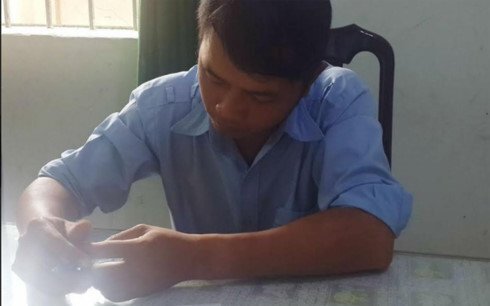 Sau va chạm giao thông, bảo vệ ngân hàng mang súng đi tìm đối thủ