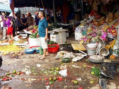 Xe biển xanh mất lái, lao thẳng vào chợ, 5 người thương vong ở Thanh Hóa