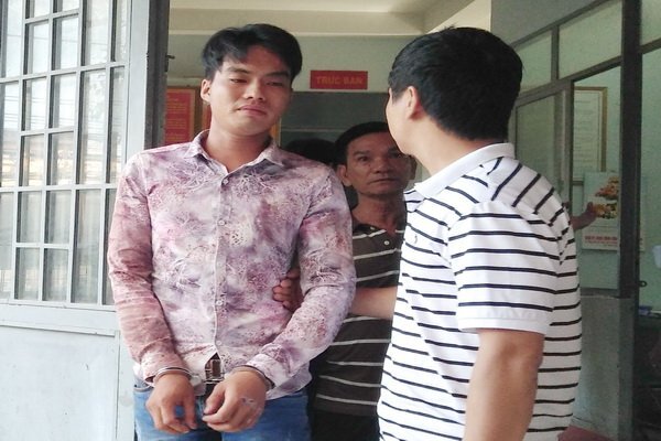 Can ngăn hỗn chiến sau chầu nhậu, 2 người bị chém