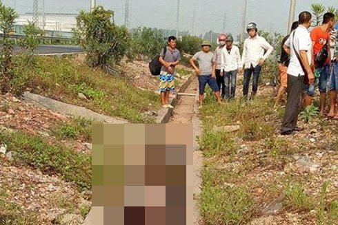 Thi thể phụ nữ nghi bị sát hại vứt xuống rãnh thoát nước ở Bắc Giang