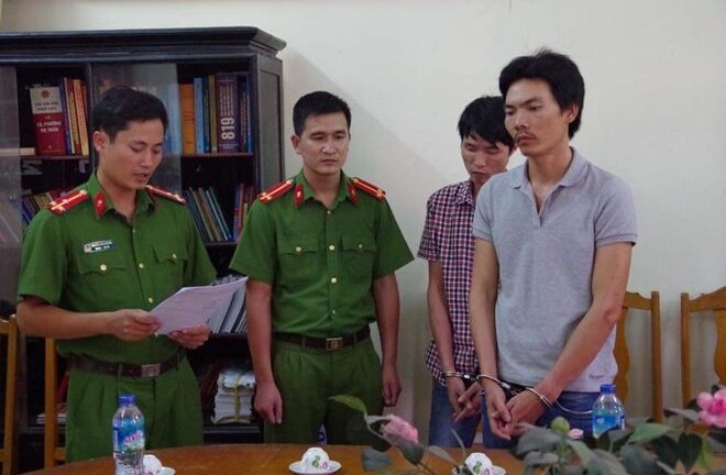Quây đánh, đốt xe chủ doanh nghiệp vì nghi thôi miên bắt cóc trẻ em: Bắt tạm giam 3 nghi phạm