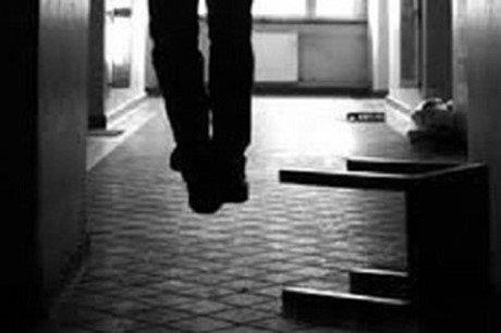 Trung úy công an chết trong tư thế treo cổ tại nhà trong thời gian nghỉ phép