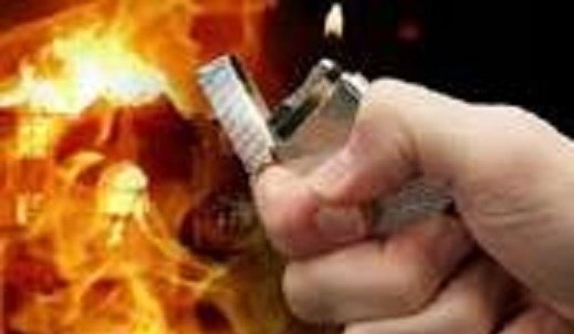 Nhân viên bảo vệ châm lửa tự thiêu trong ngân hàng