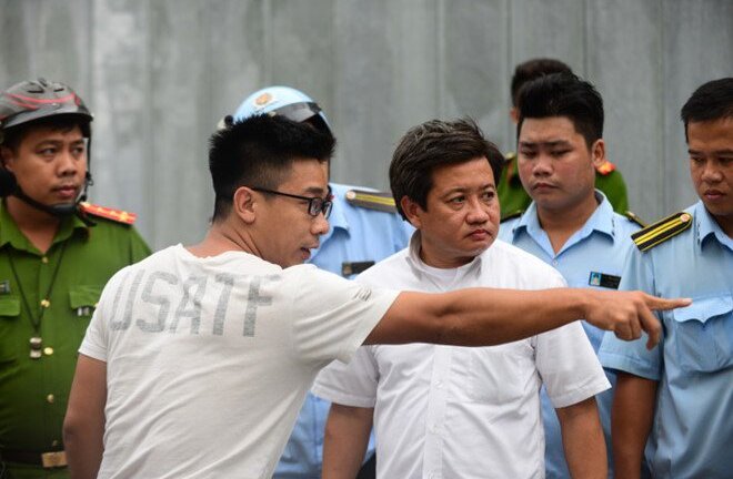 Ông Đoàn Ngọc Hải phải xin phép khi dẫn đoàn đi dẹp vỉa hè