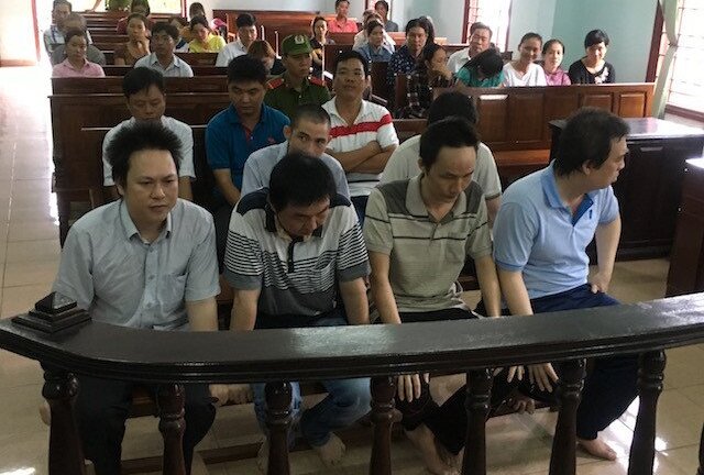 Đội trưởng thanh tra giao thông bất ngờ nhận tội hối lộ trước tòa