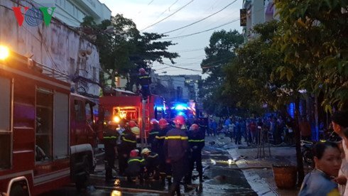 'Bà hỏa' ghé thăm cửa hàng phụ tùng xe máy, nhiều hàng hóa bị thiêu rụi