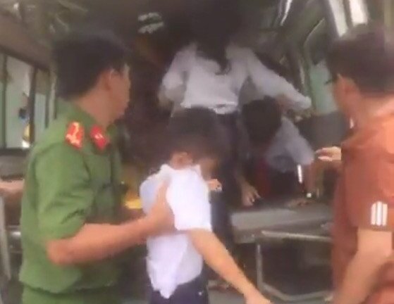 Gần 400 học sinh tiểu học nhập viện sau khi uống sữa miễn phí