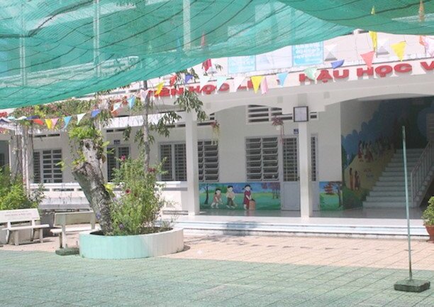 Hàng loạt giáo viên miền Tây bỏ dạy học giữa kỳ đi du lịch