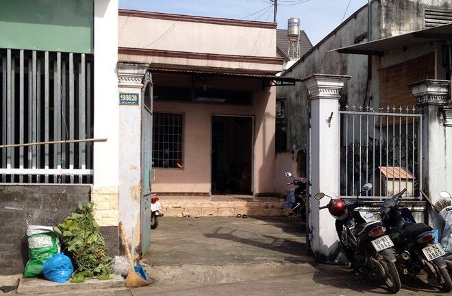 Vợ gục chết trên vũng máu lúc rạng sáng ở Đồng Nai