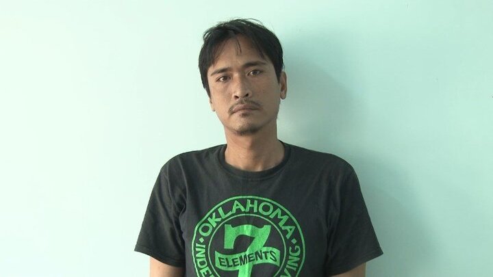 Bị truy đuổi, trộm dùng kim tiêm đe dọa chủ nhà