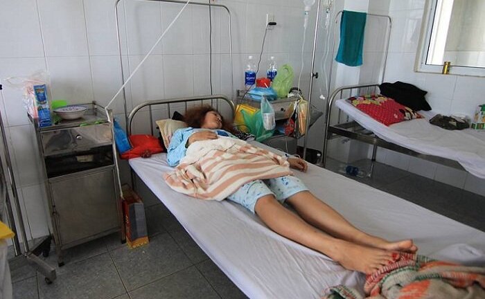 Bị tố quan hệ bất chính với cấp dưới, bí thư xã đánh vợ nhập viện