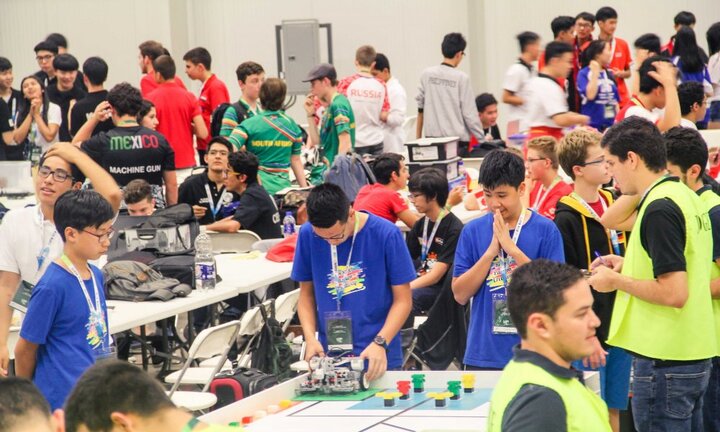 Học sinh Việt Nam lọt top 10 cuộc thi Robotics thế giới năm 2017