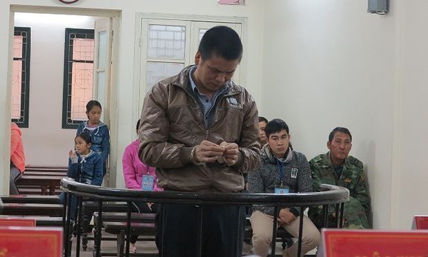 Kẻ đoạt mạng đồng nghiệp bằng 20 nhát kéo lĩnh án 18 năm tù