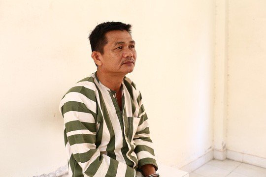 Bắt giam tài xế lăng mạ, đánh trọng thương cảnh sát giao thông ở Bình Dương