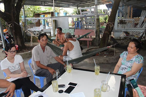 Bé gái bị bạo hành bằng sắt nung đỏ: 'Mẹ kế của cháu hung dữ nên không ai dám lên tiếng'