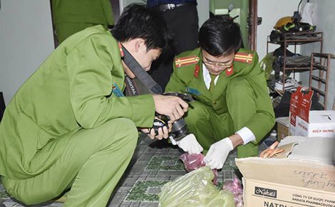 Bác tin đồn bà nội làm chết bé gái 20 ngày tuổi vì nghi không phải cháu ruột