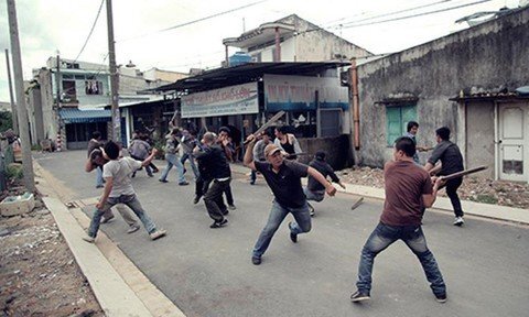 Hai băng nhóm thanh toán nhau trong đêm ở TP.HCM, một người bị đâm chết