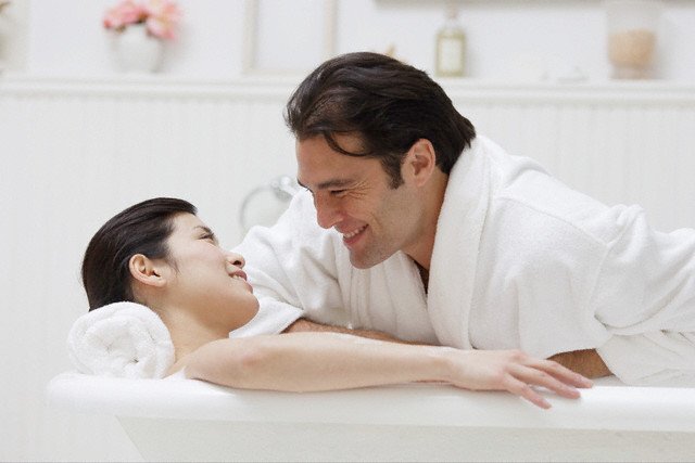 Luật mới ở Thụy Điển: Muốn ân ái với vợ phải xin phép