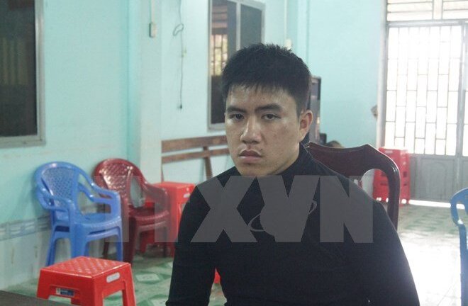 Mang súng lẻn vào nhà dân để trộm tài sản nhưng lại... ngủ quên