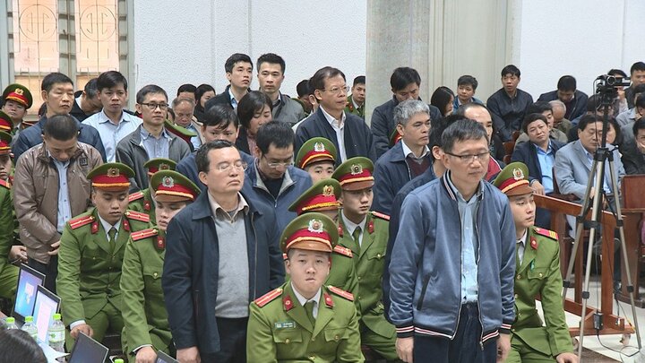 Ảnh: Những khoảnh khắc trong 10 ngày xét xử ông Đinh La Thăng và đồng phạm