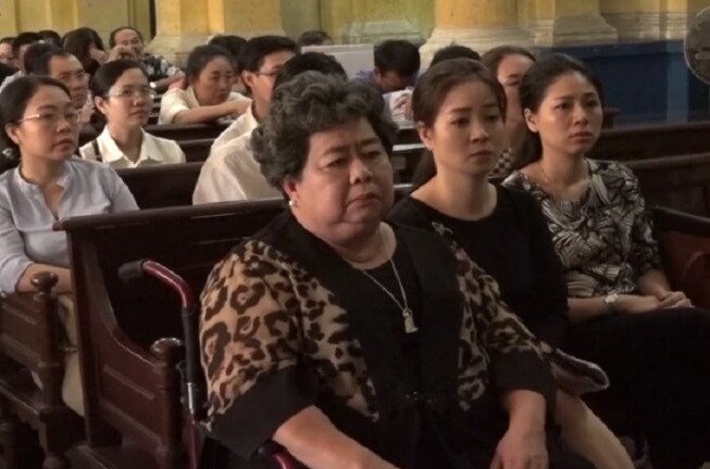 Phong tỏa hàng loạt cổ phiếu của bị can Hứa Thị Phấn và đồng phạm